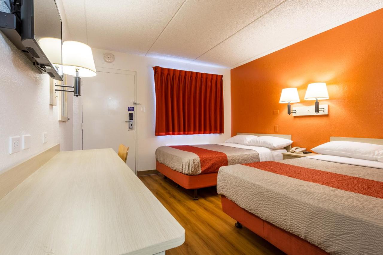 | Motel 6 Tempe, AZ Phoenix Airport Priest Dr