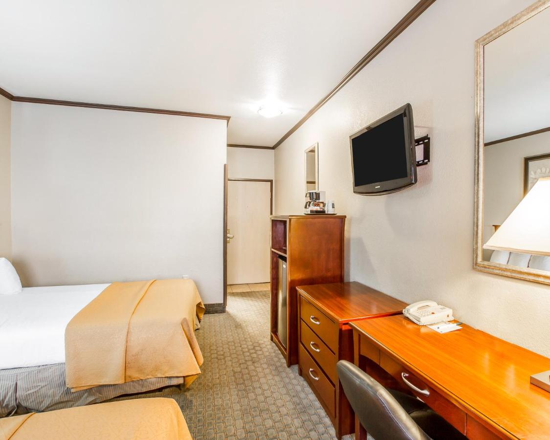 Queen Room with Two Queen Beds - Disability Access at Baymont by Wyndham Chandler I-10