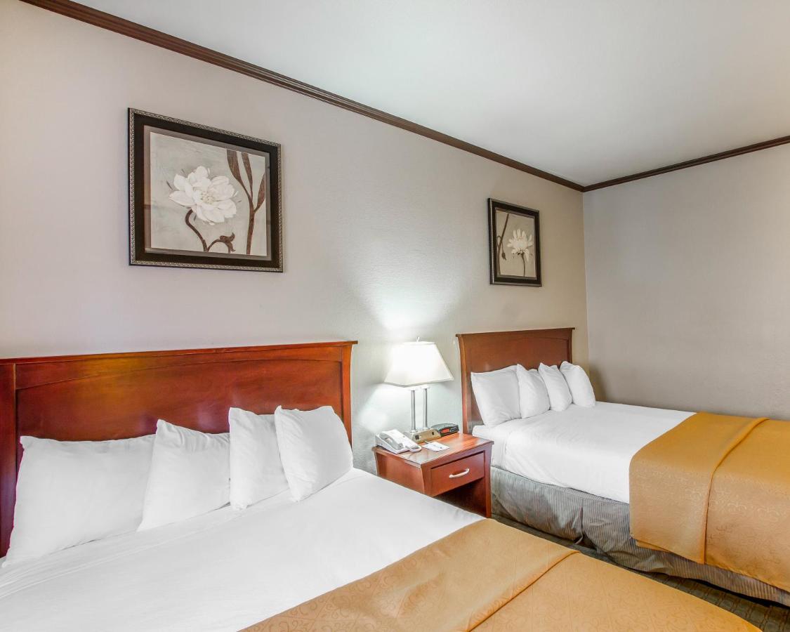 Queen Room with Two Queen Beds - Disability Access at Baymont by Wyndham Chandler I-10