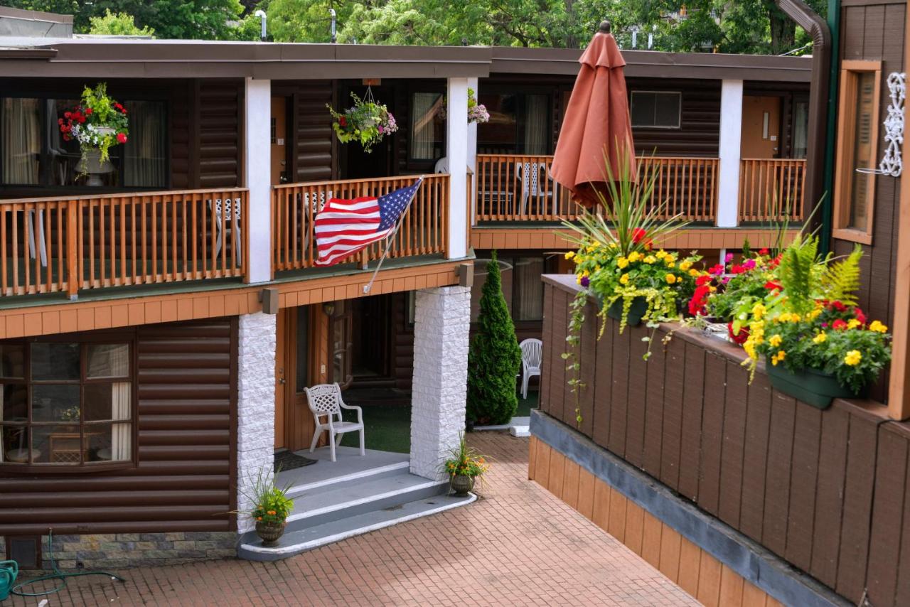 | Lake Crest Inn
