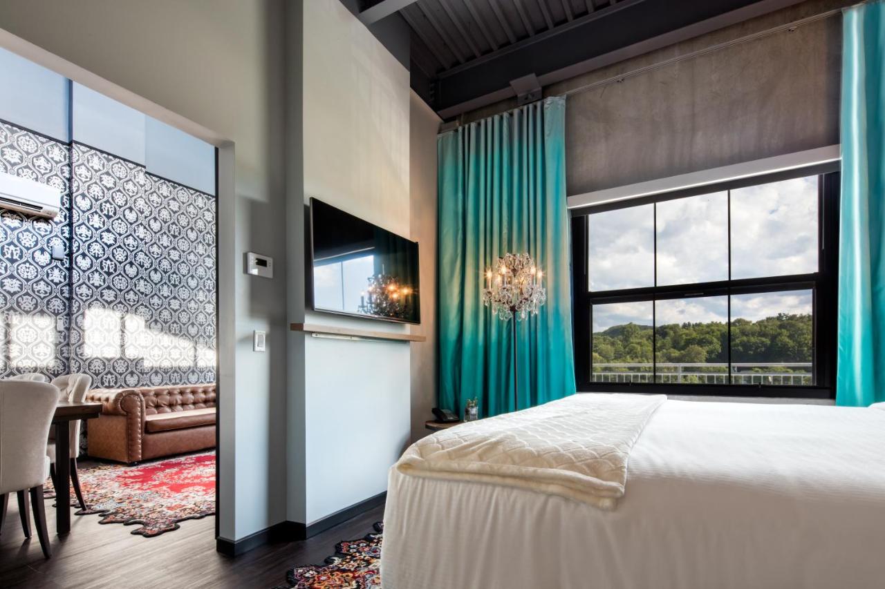 King Suite with Balcony at Hotel Nyack, a JdV by Hyatt Hotel