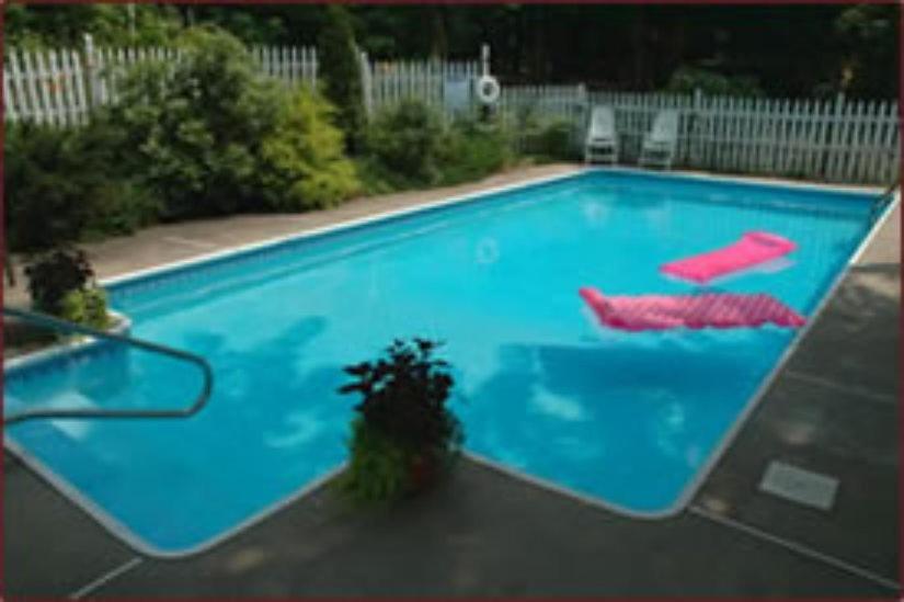  | Red Elephant Inn Bed and Breakfast