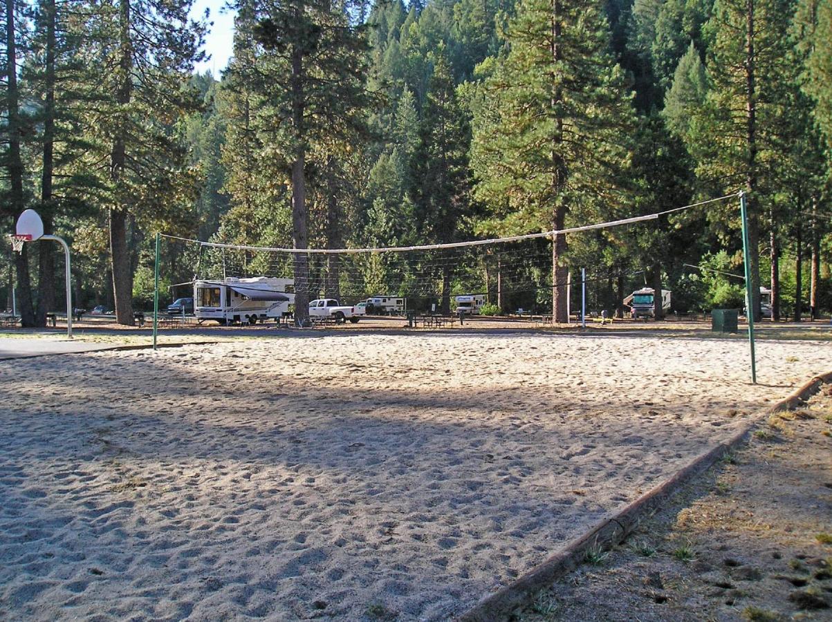 | Yosemite Lakes Cottage 47