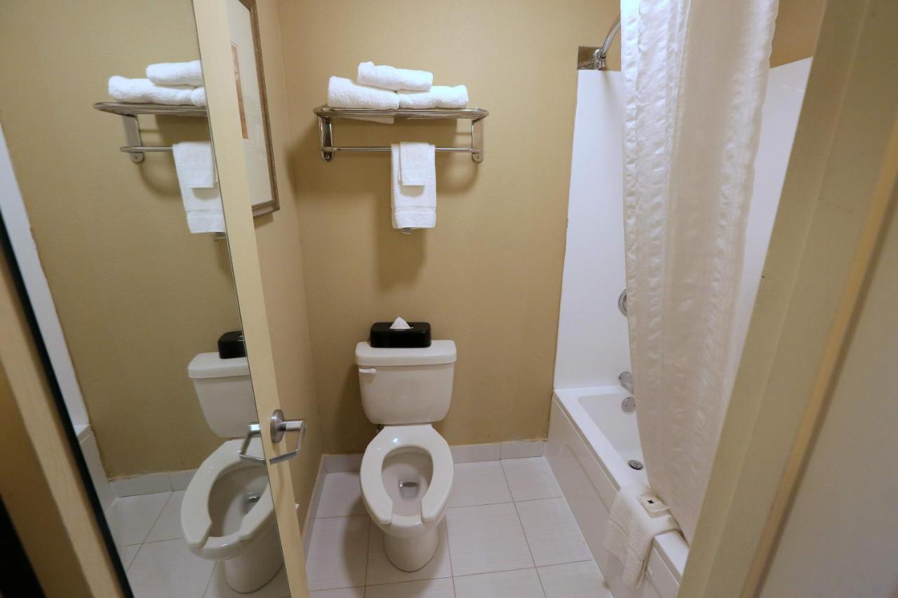 King Room - Disability Access/Non-Smoking at Country Inn & Suites by Radisson, Charlotte I-85 Airport, NC