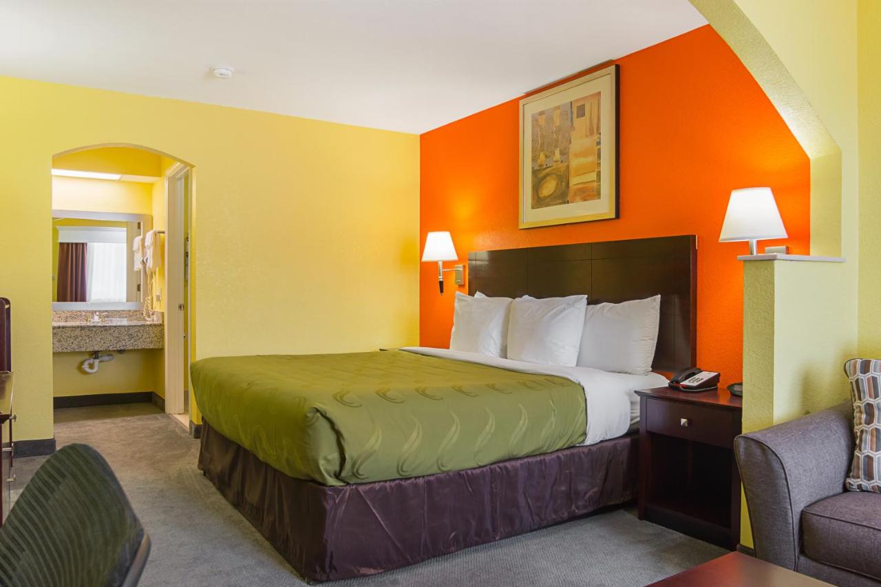 King Room - Non-Smoking at Quality Inn Carthage