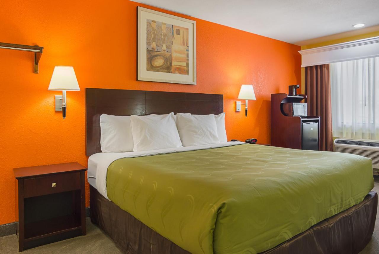 King Room - Non-Smoking at Quality Inn Carthage