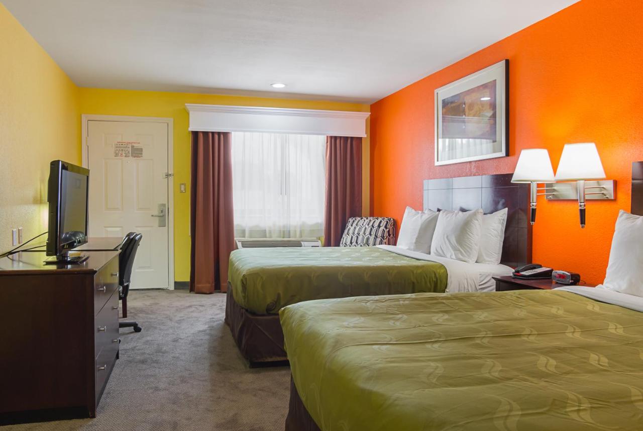 Queen Room with Two Queen Beds - Non-Smoking at Quality Inn Carthage