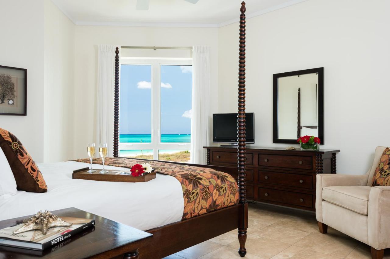  | West Bay Club