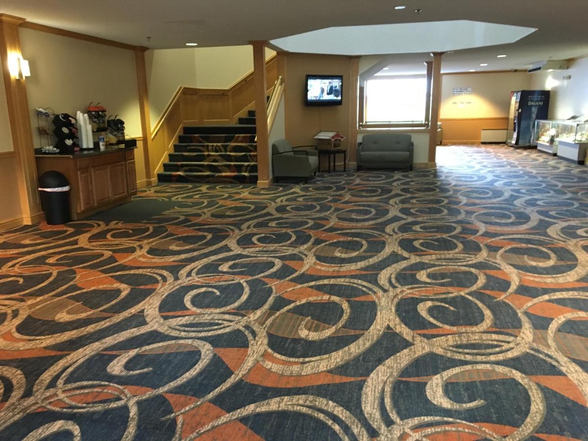 | Cabot Inn & Suites