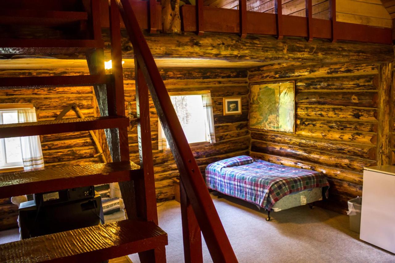 | Midnight Sun Log Cabins
