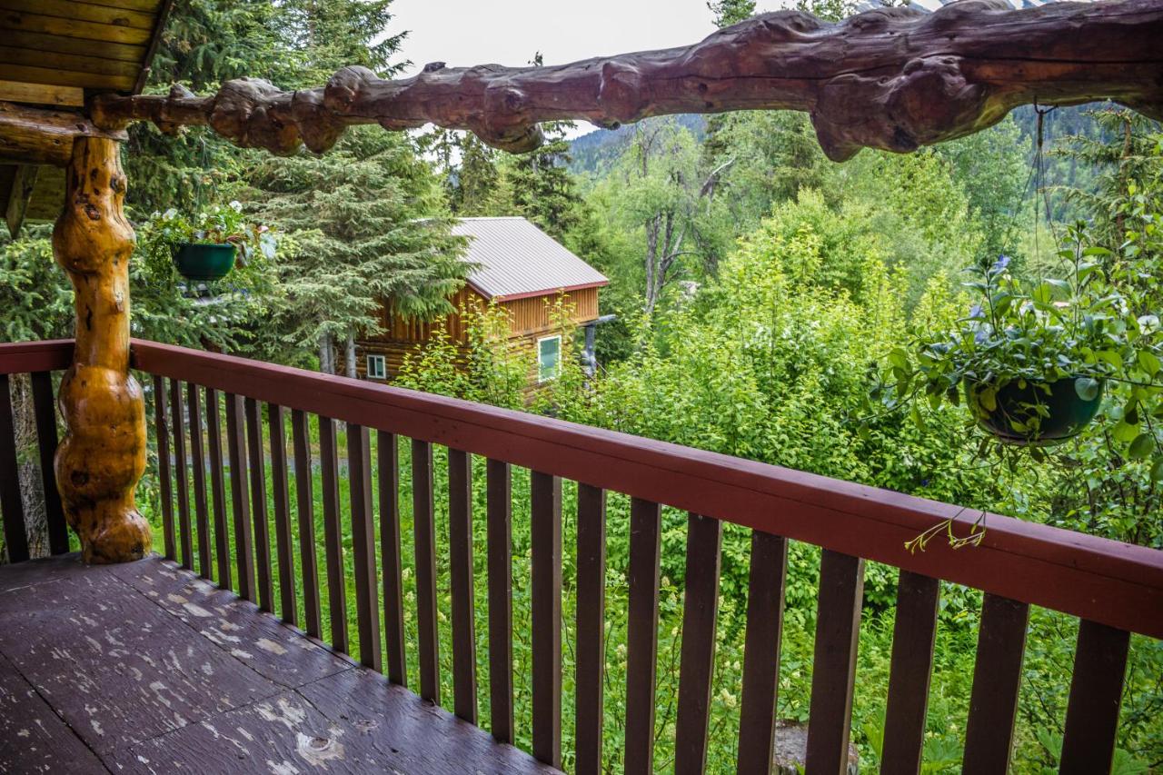 | Midnight Sun Log Cabins