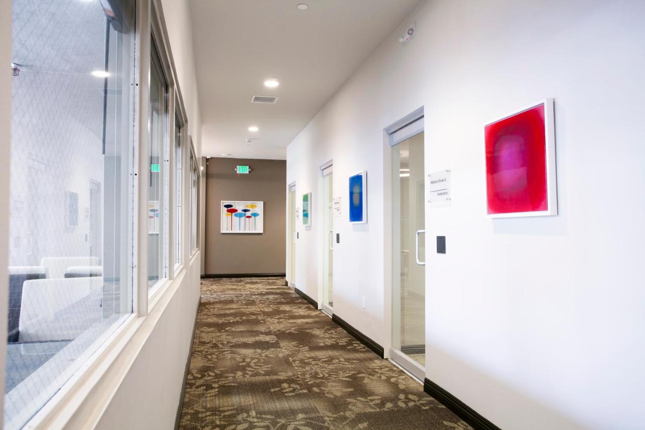 | Redac Gateway Hotel In Torrance