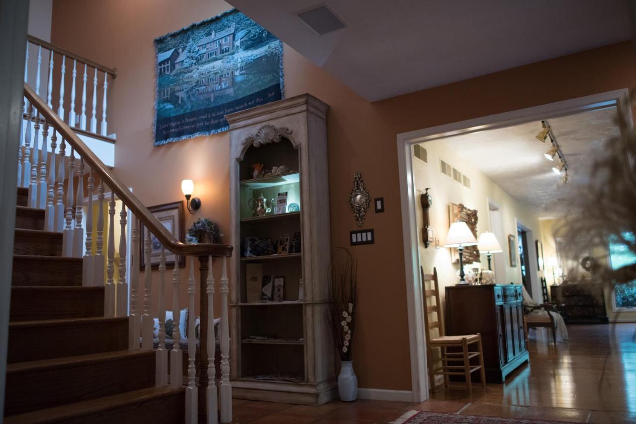 | The Inn at White Oak