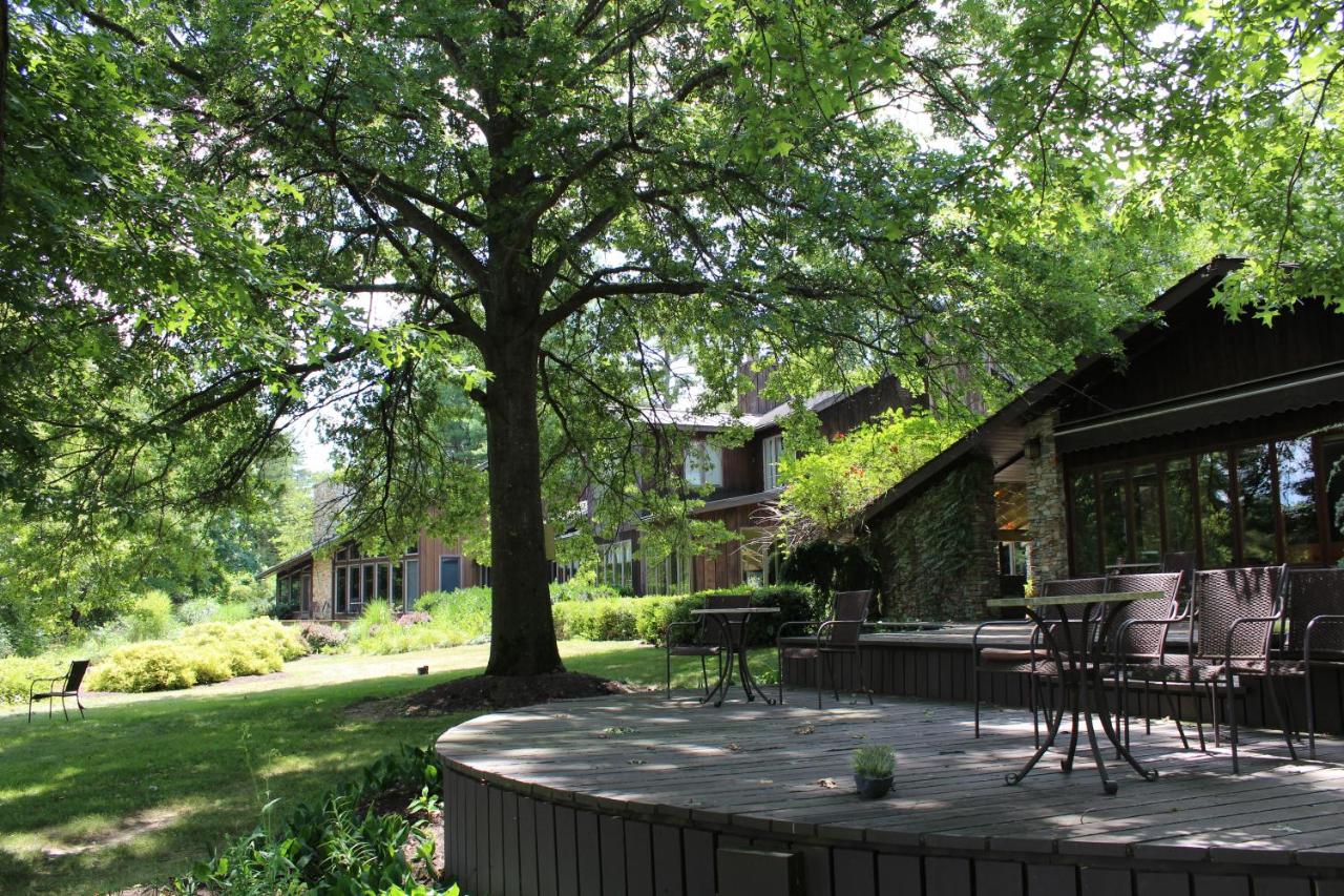 | The Inn at White Oak