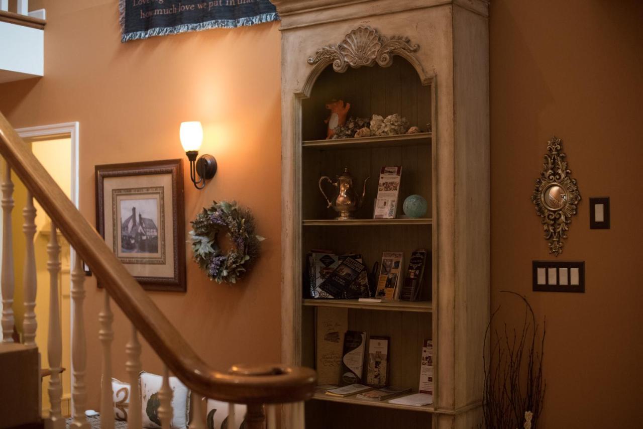 | The Inn at White Oak