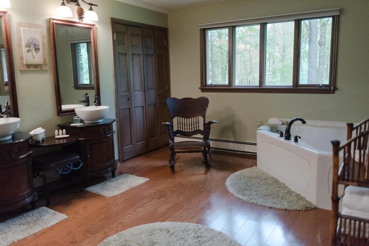 | The Inn at White Oak