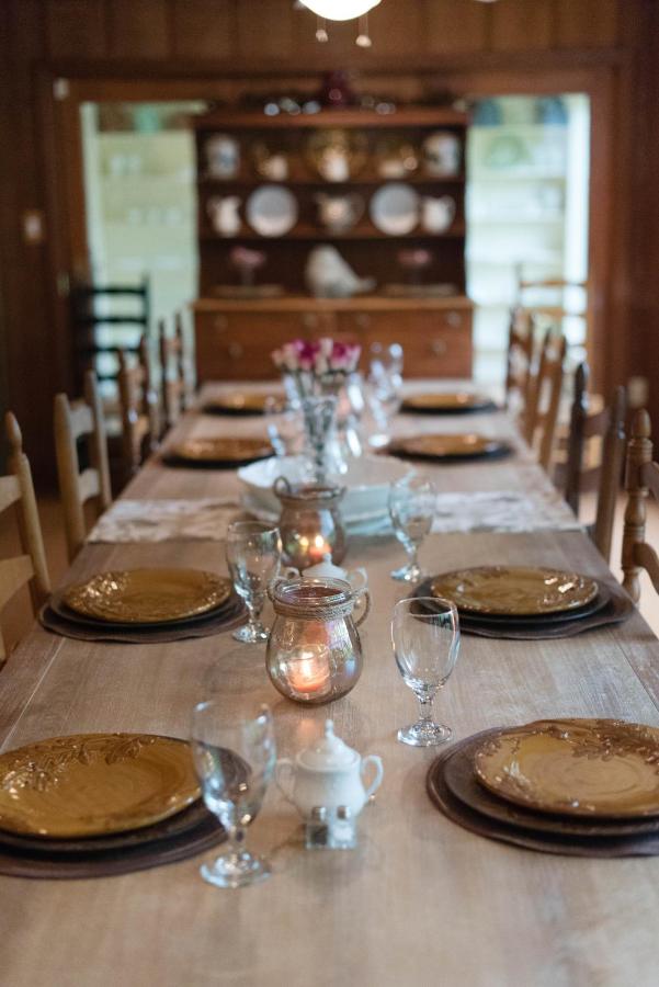 | The Inn at White Oak