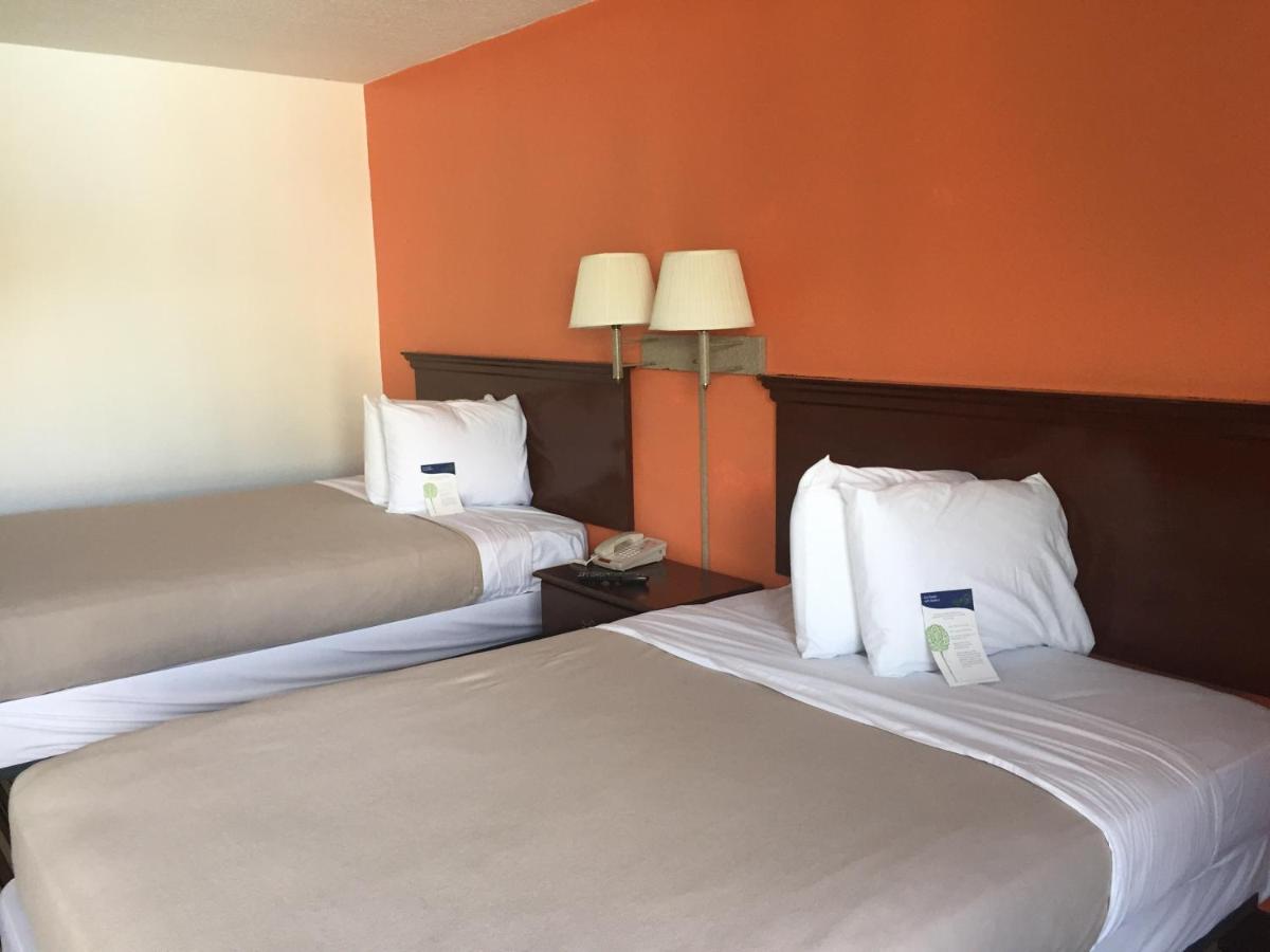 Double Room with Two Double Beds - Smoking at Econo Lodge Yemassee