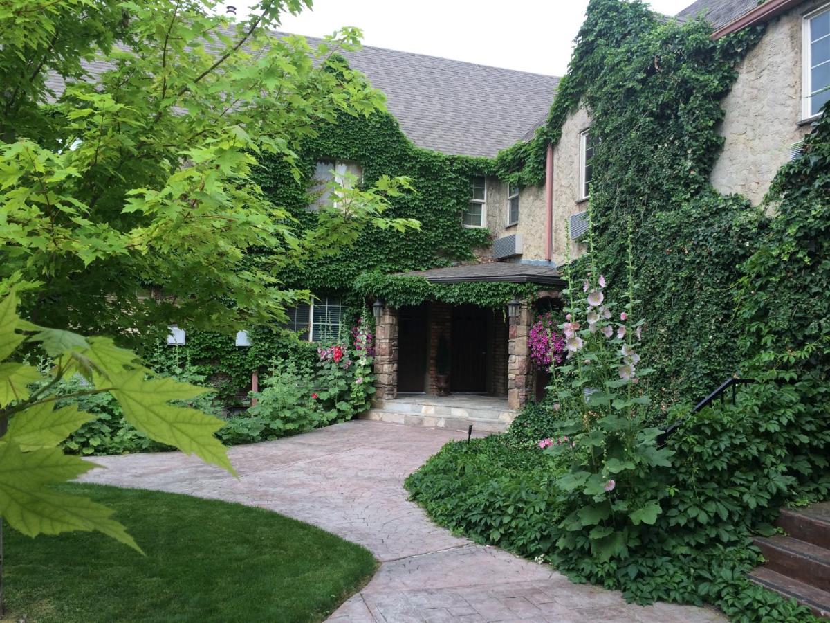  | Black Swan Inn Luxurious Theme Rooms