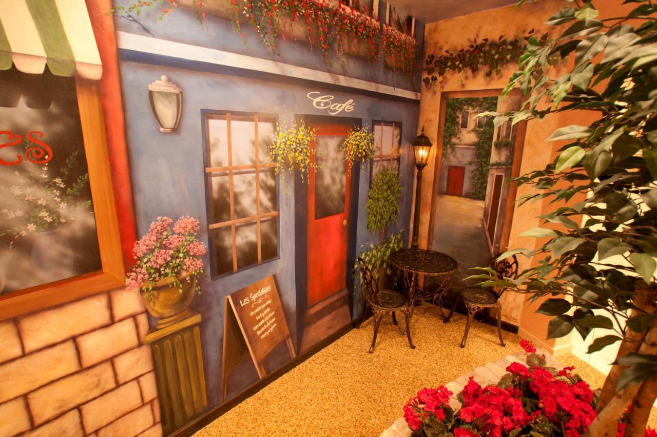 | Destinations Inn Theme Rooms