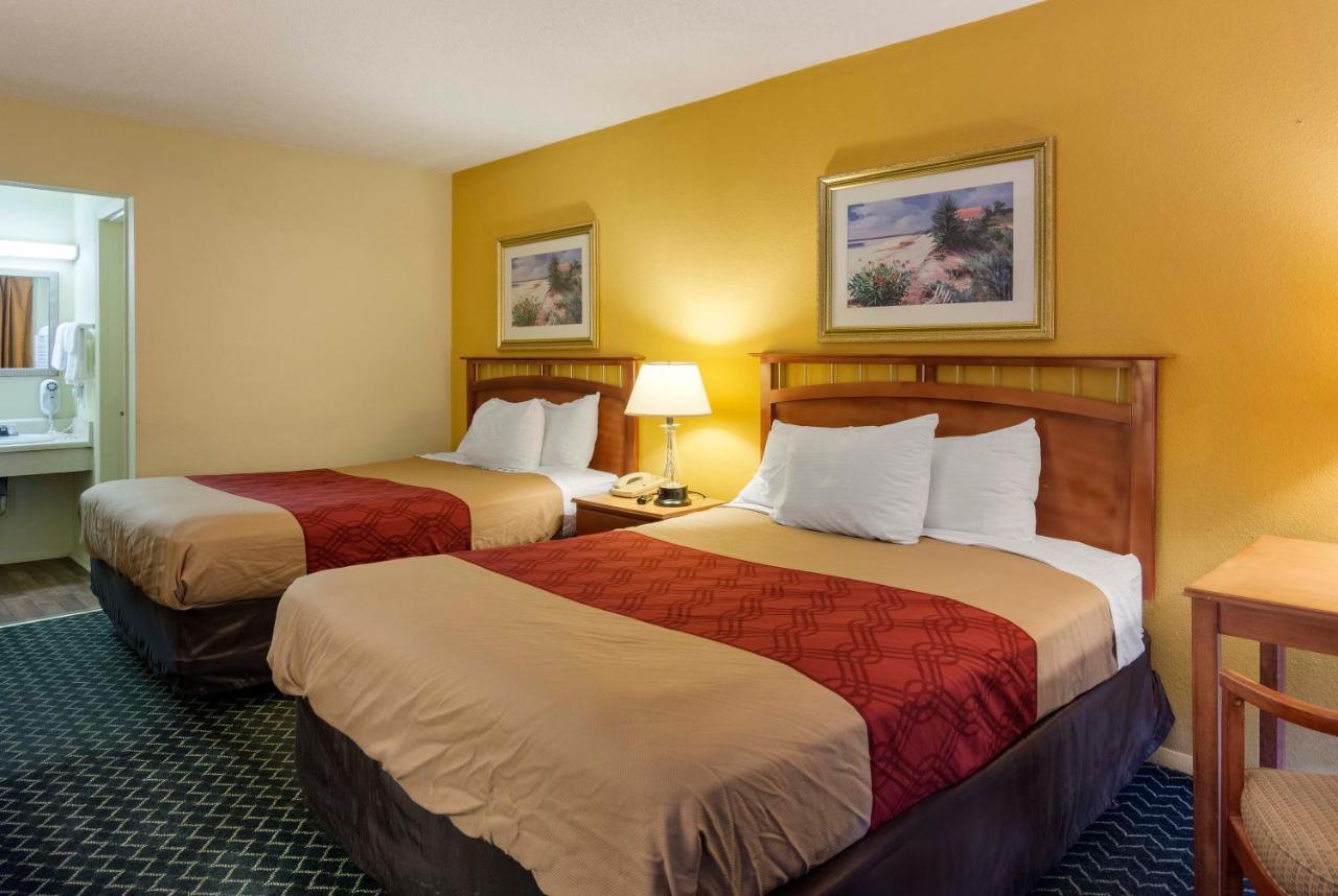 Double Room with Two Double Beds - Non-Smoking at Econo Lodge Petersburg - Fort Lee