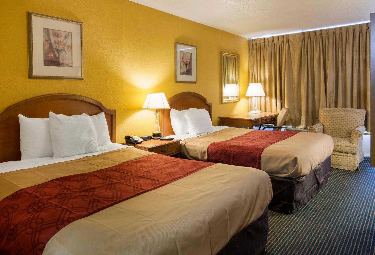 Queen Room with Two Queen Beds - Non-Smoking at Econo Lodge Petersburg - Fort Lee