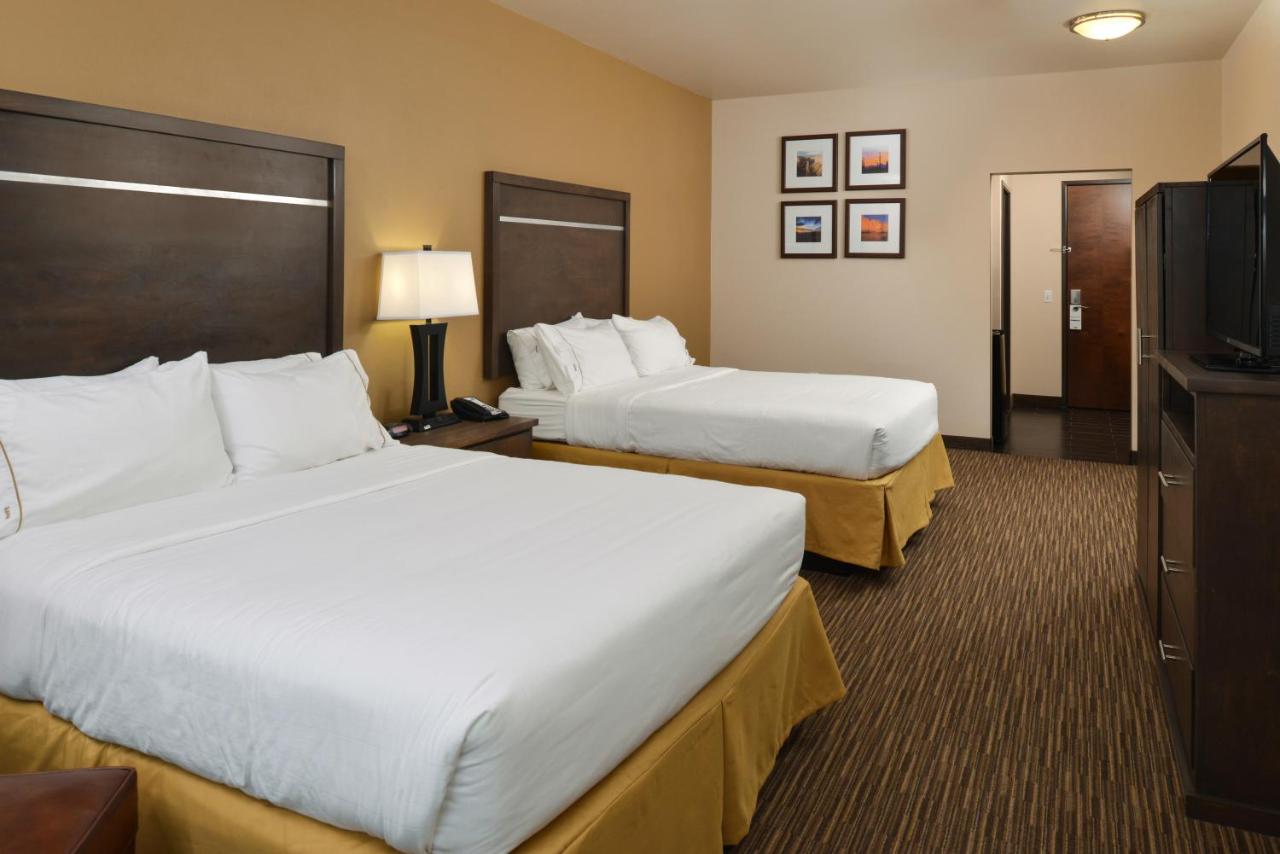  | Holiday Inn Express & Suites Globe