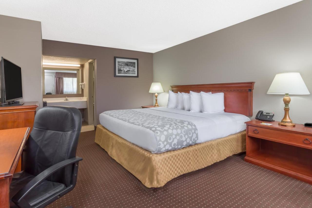 King Room with Roll-In Shower - Mobility/Hearing Accessible - Non-Smoking at Days Inn by Wyndham St Augustine/Historic Downtown