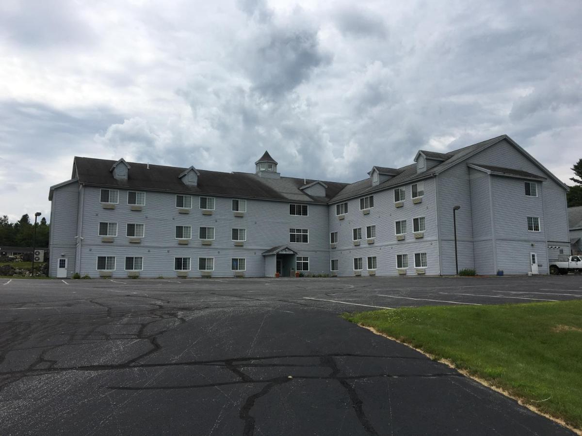 | Cabot Inn & Suites
