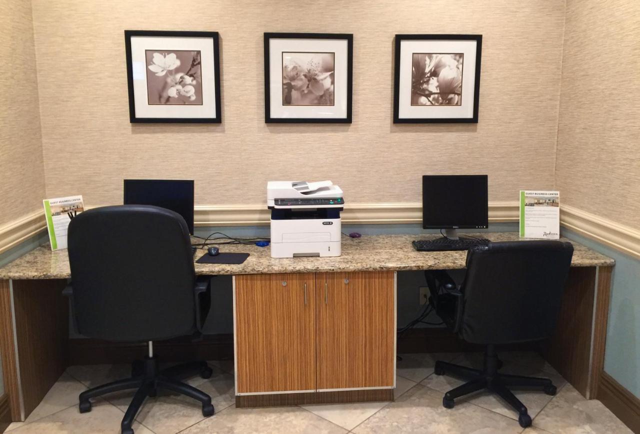 | Radisson Freehold