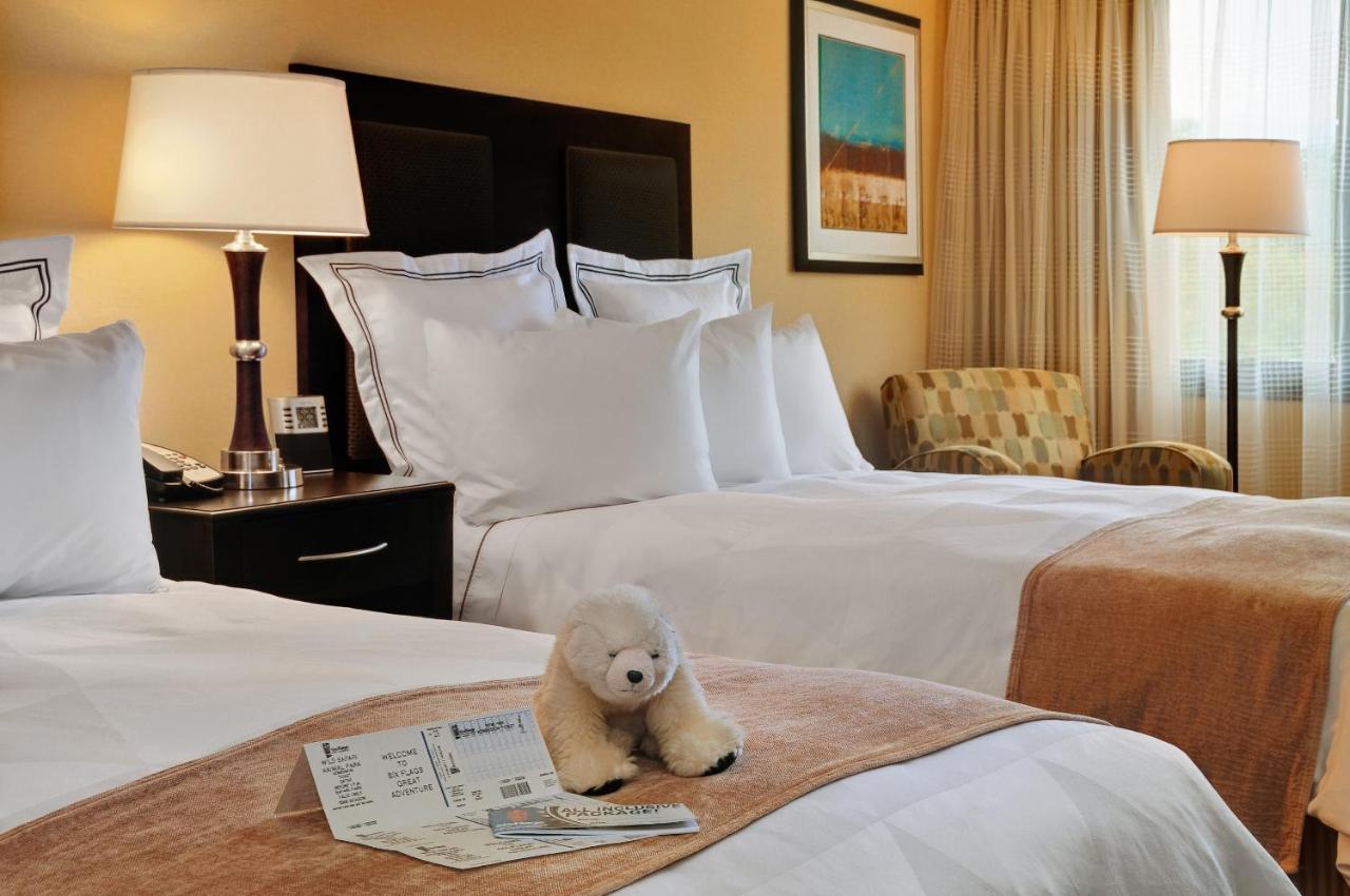 | Radisson Freehold