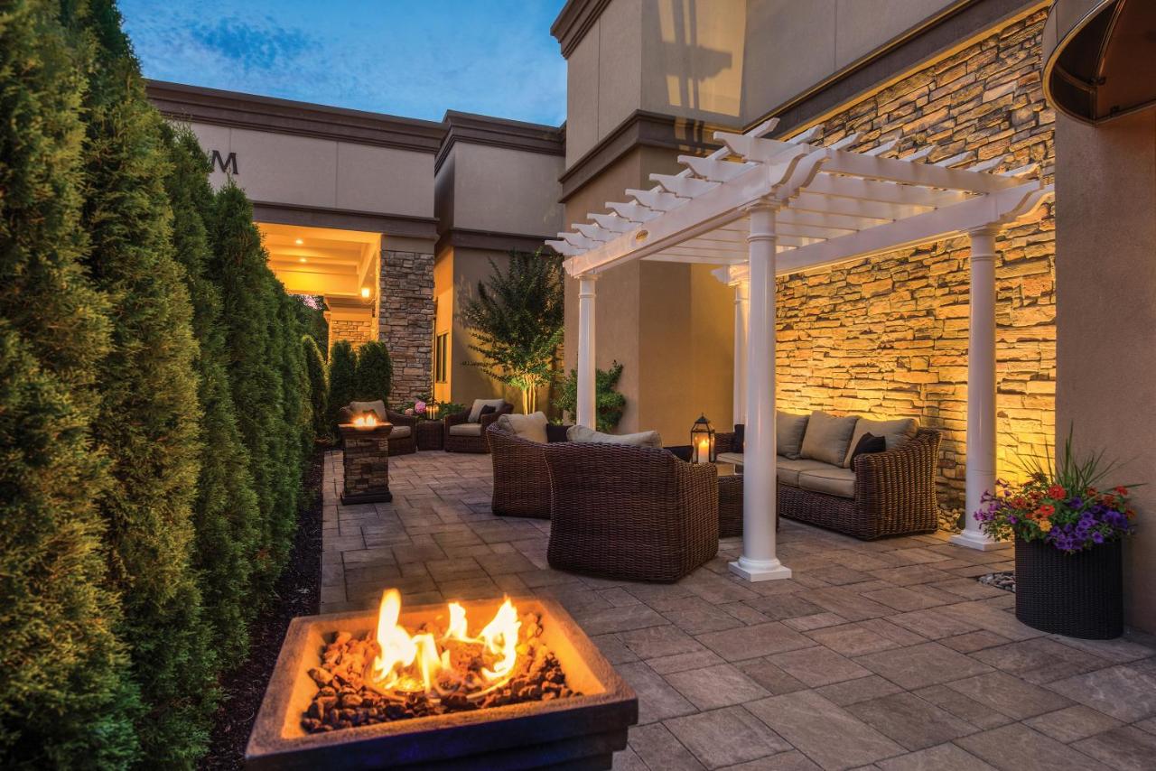 | Radisson Freehold