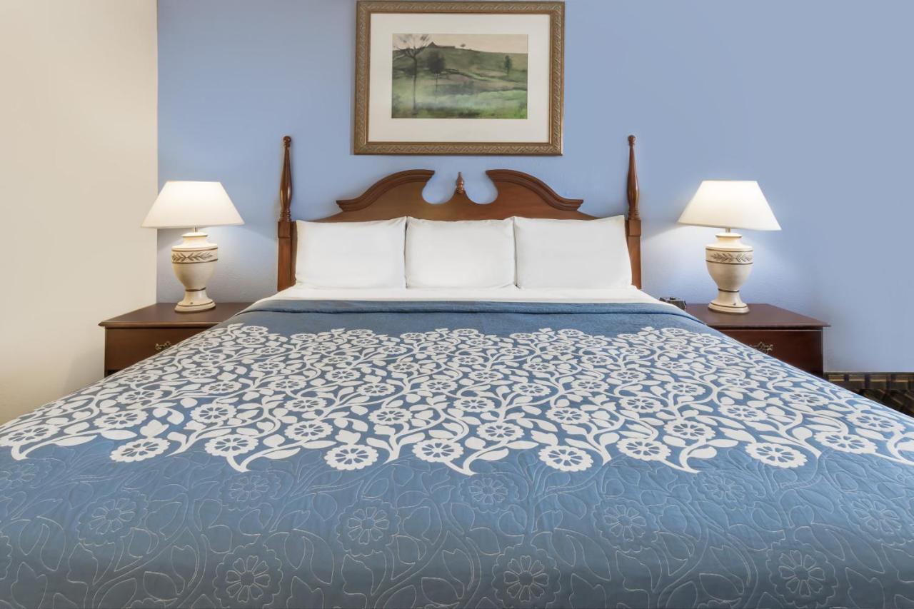 King Room - Non-Smoking at Days Inn by Wyndham Plymouth