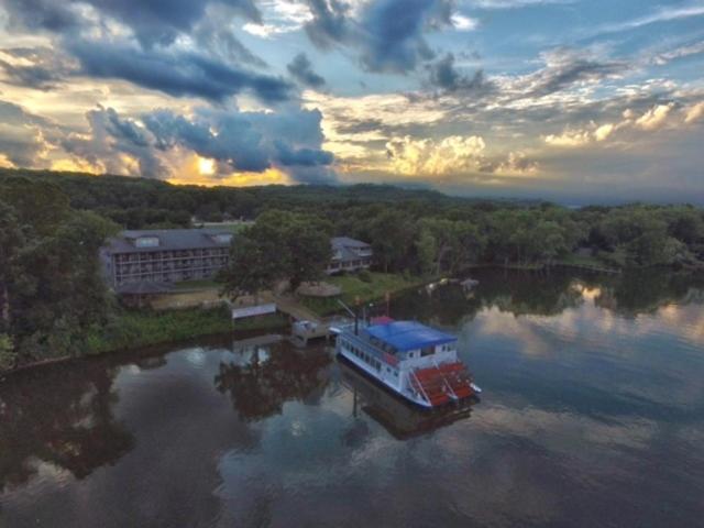 | Paddle Wheel Inn