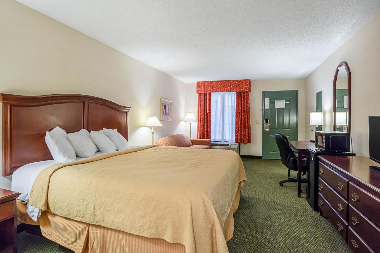 Deluxe King Room at Quality Inn Heber Springs
