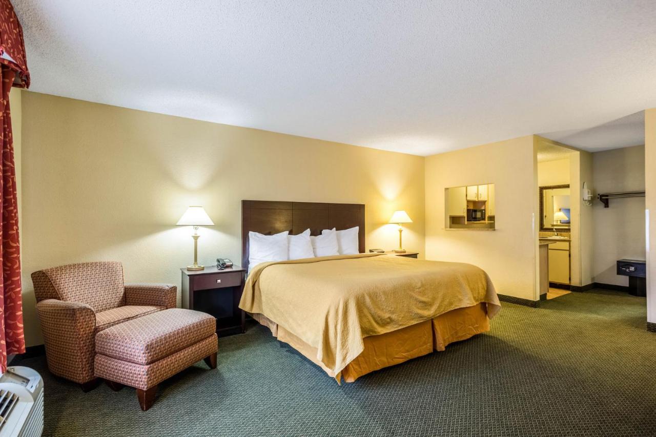 Deluxe King Room at Quality Inn Heber Springs