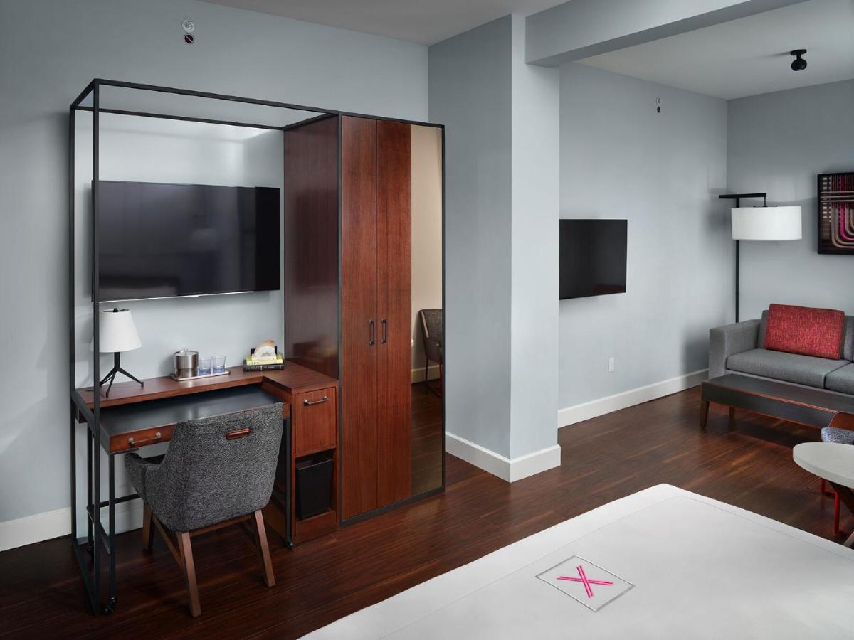 Executive King - Hearing Accessible at Axiom Hotel