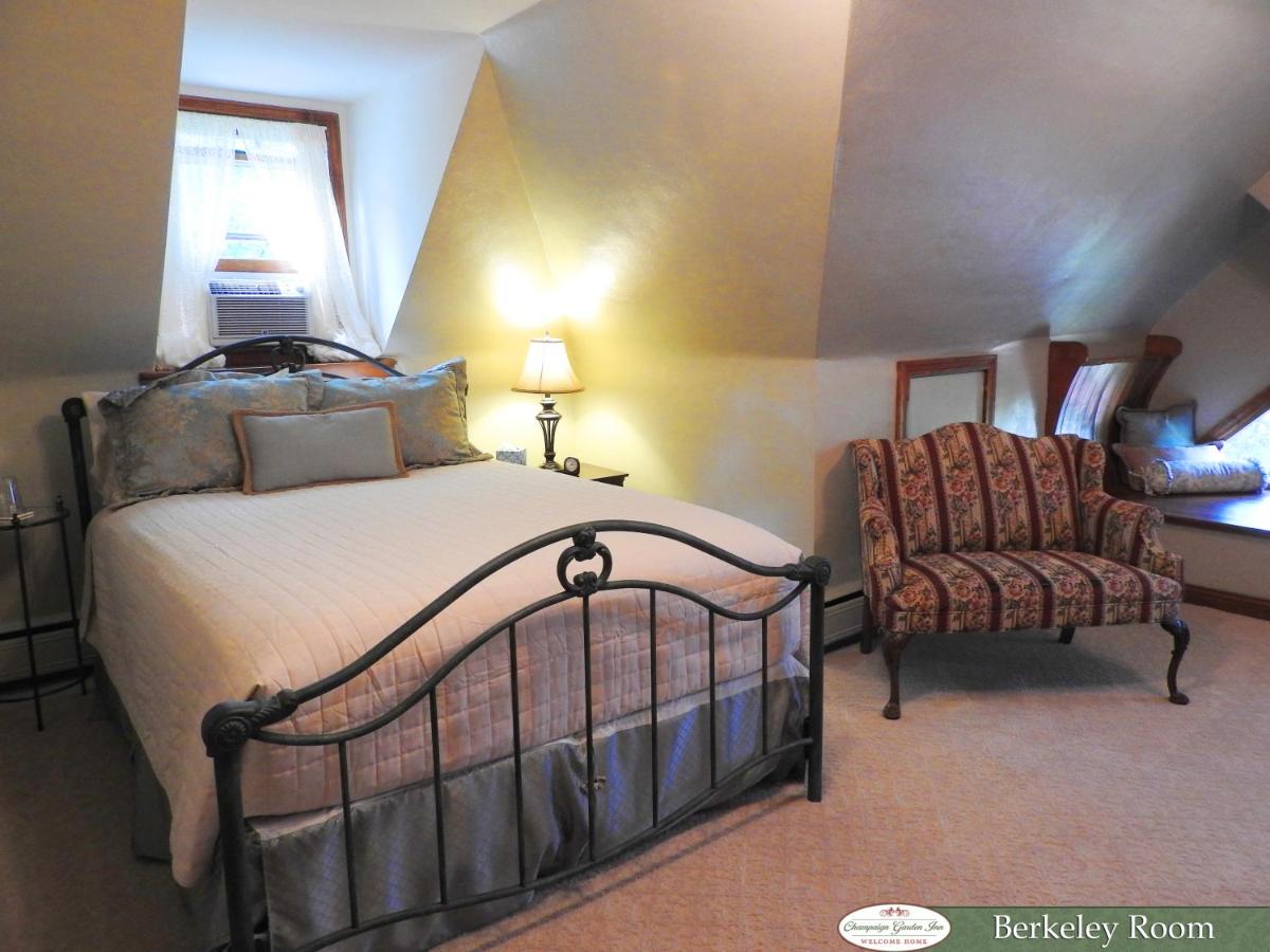 | Champaign Garden Inn