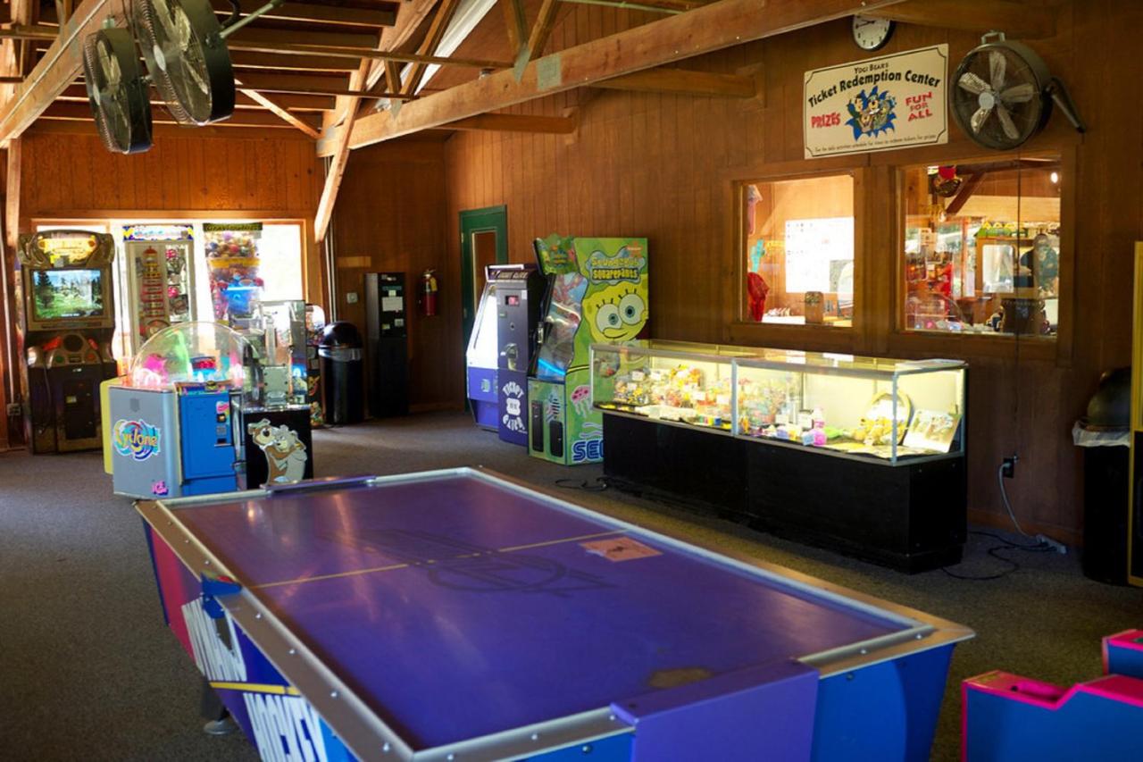 | Fremont RV Campground Loft Cabin 4
