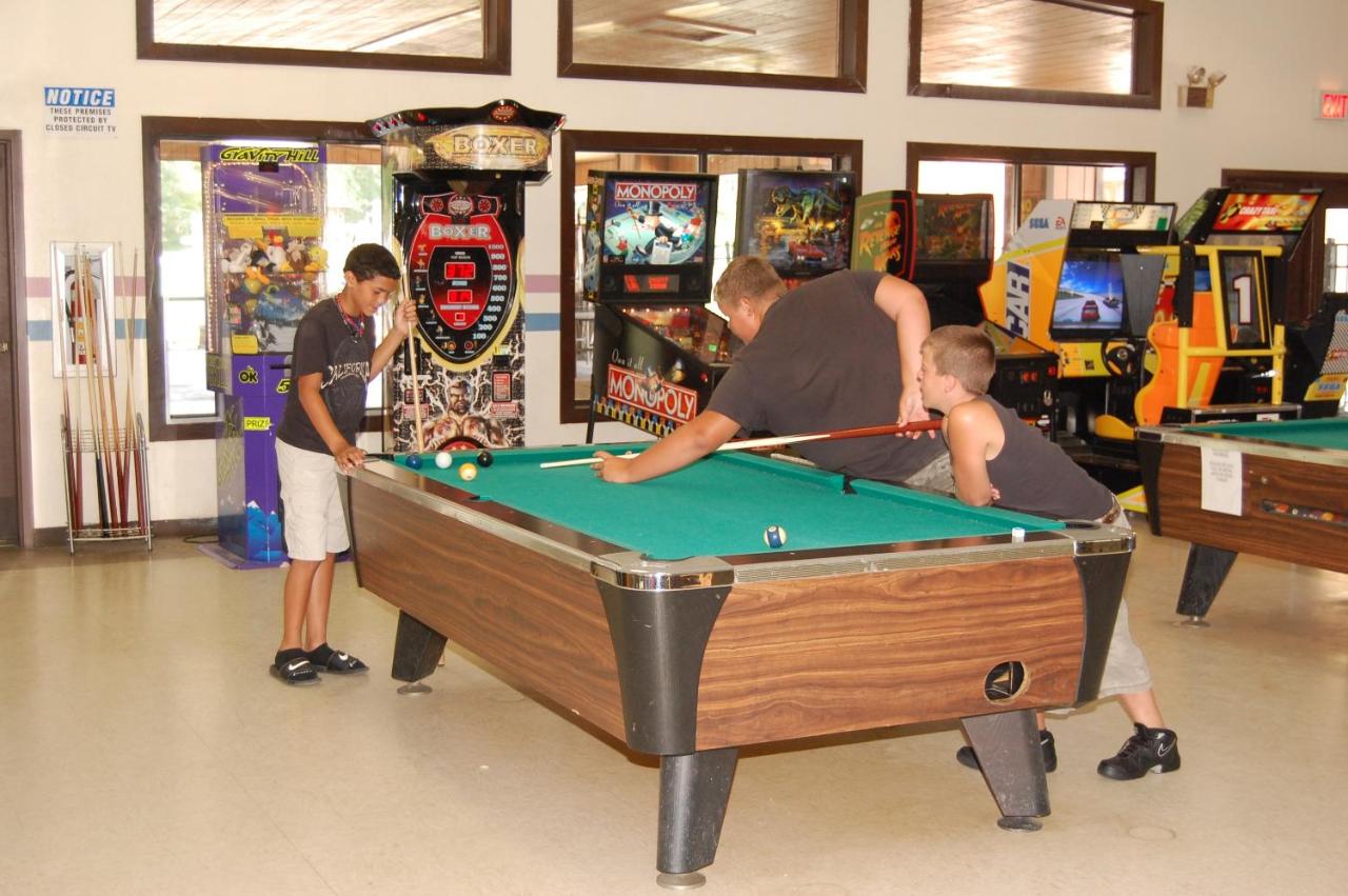  | Forest Lake Camping Resort Cabin 18