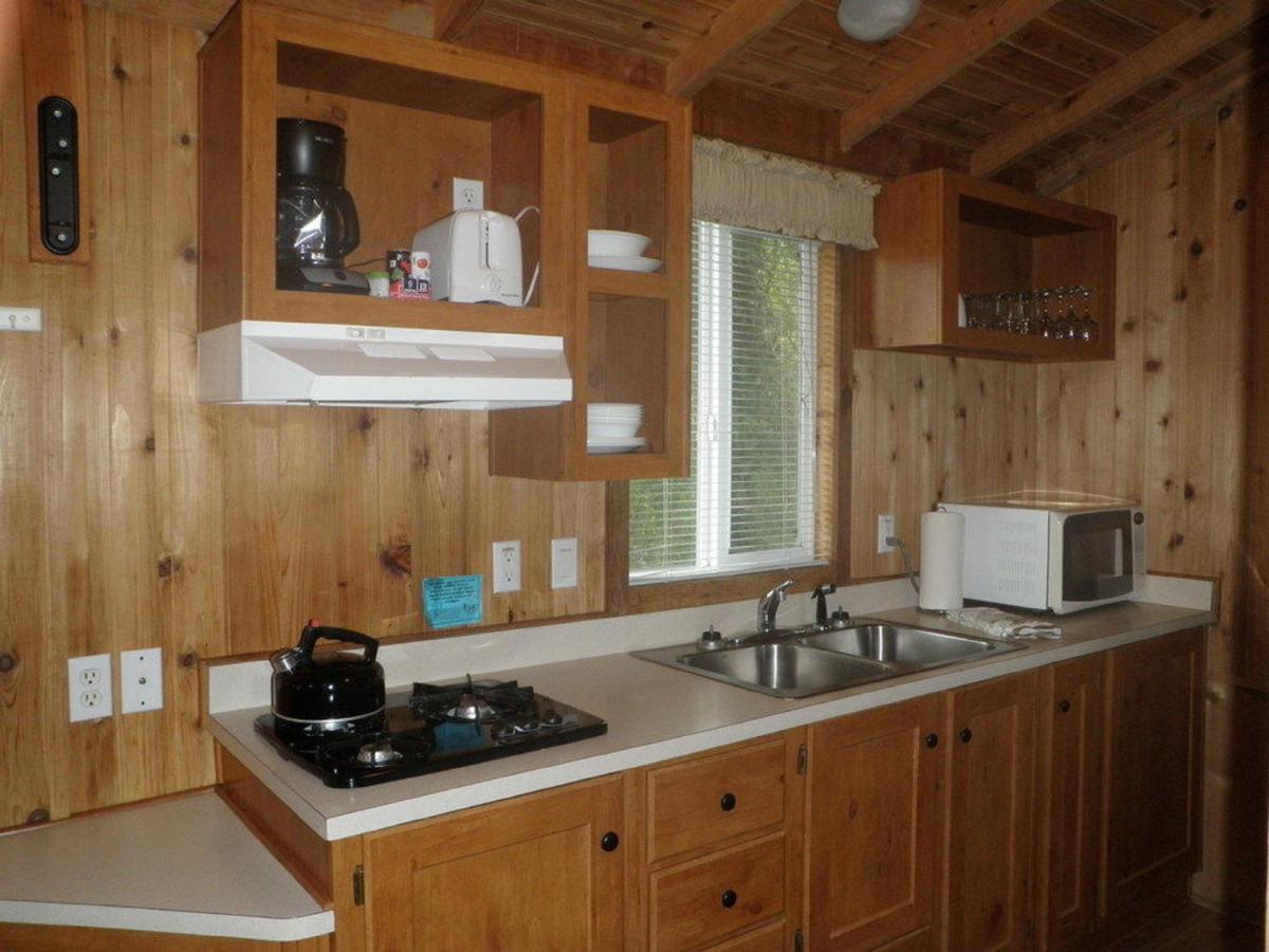 | Seaside Camping Resort One-Bedroom Cabin 6