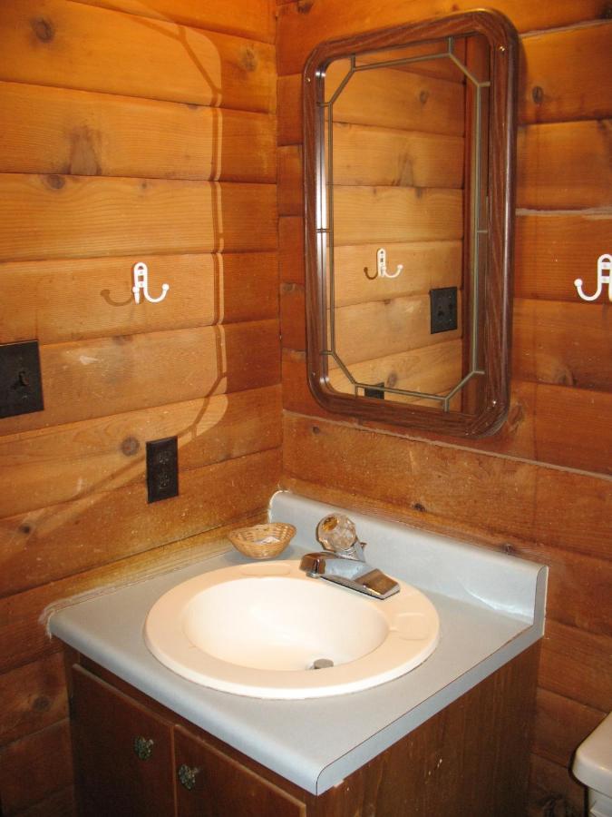 | Forest Lake Camping Resort Lakefront Cabin 8