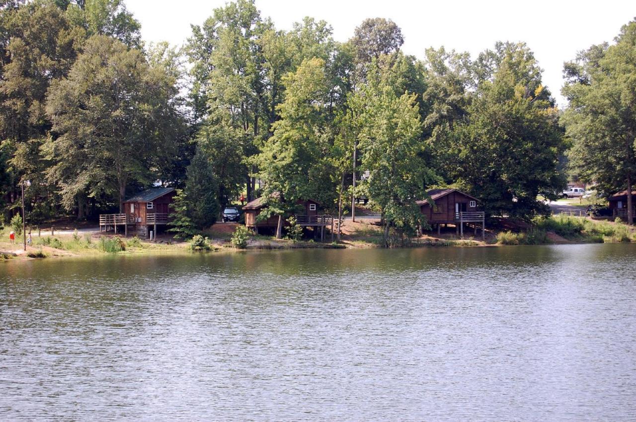 | Forest Lake Camping Resort Lakefront Cabin 8