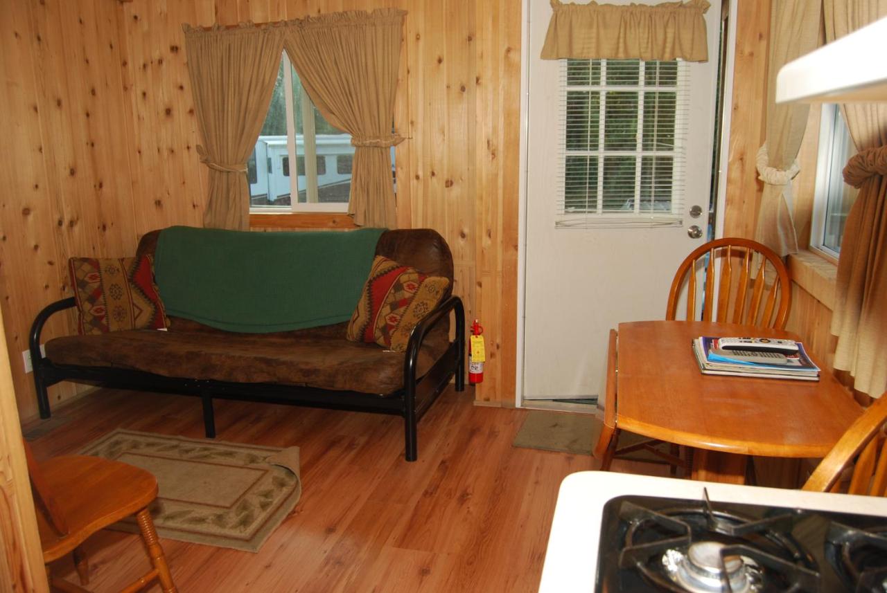  | Seaside Camping Resort One-Bedroom Cabin 5