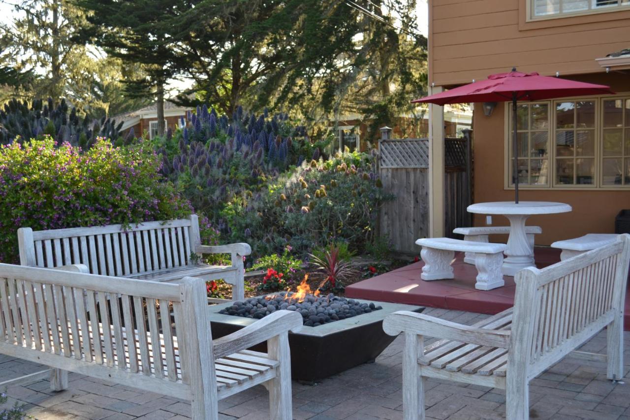 | Sunset Inn Pacific Grove