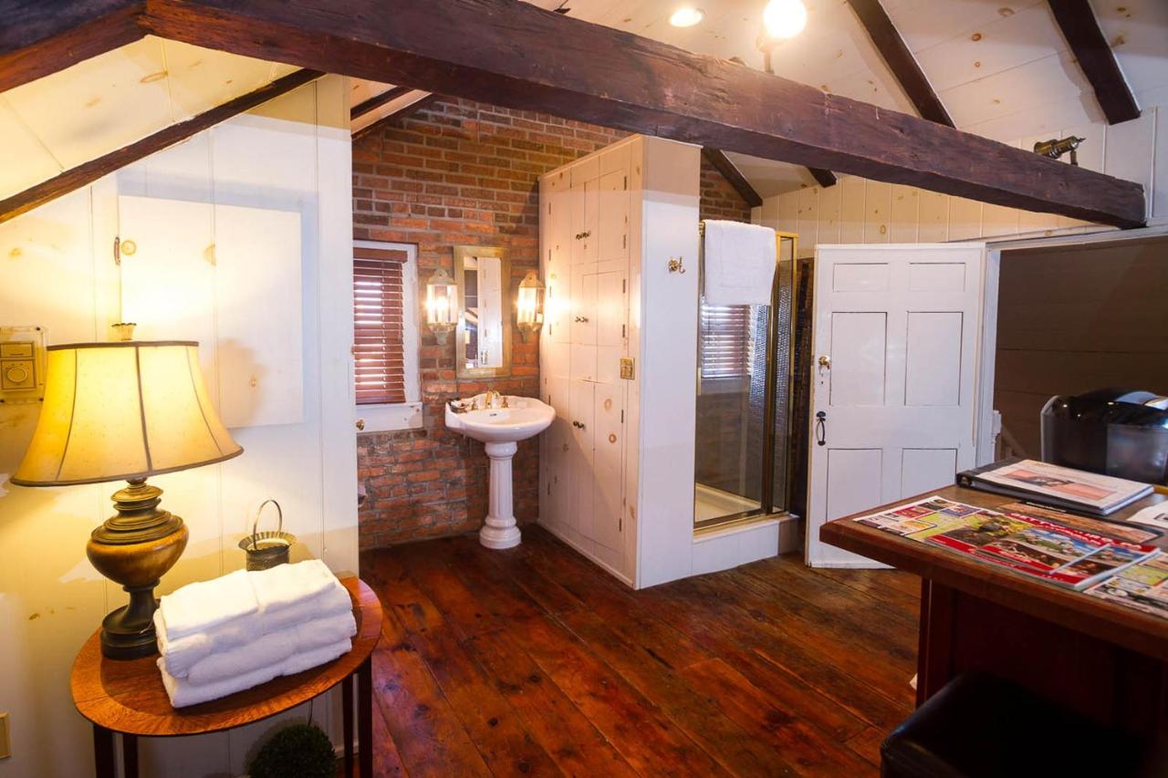 | The Inn at Lincoln Square