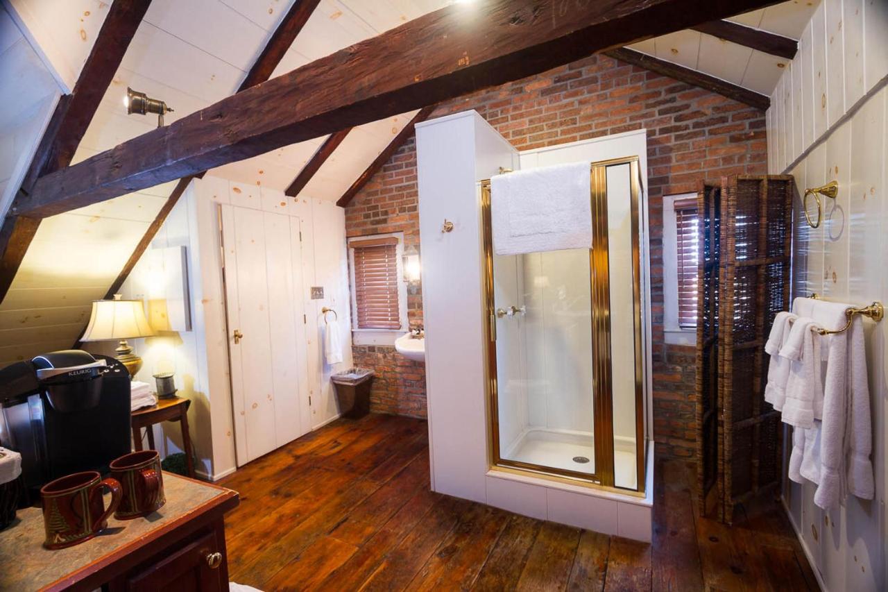 | The Inn at Lincoln Square