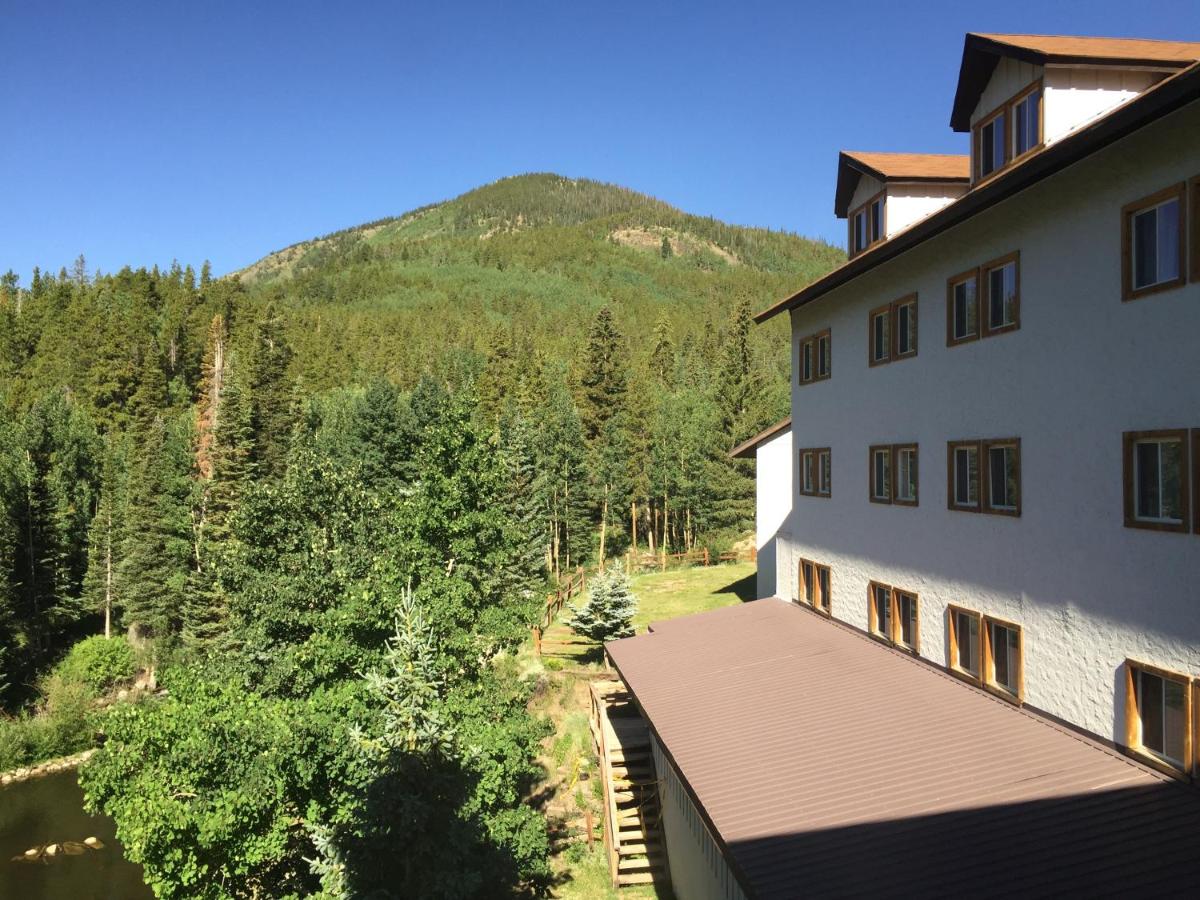 | Monarch Mountain Lodge