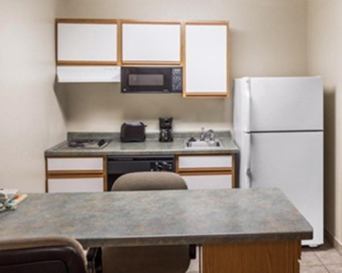 Queen Suite - Non-Smoking at MainStay Suites Dubuque at Hwy 20