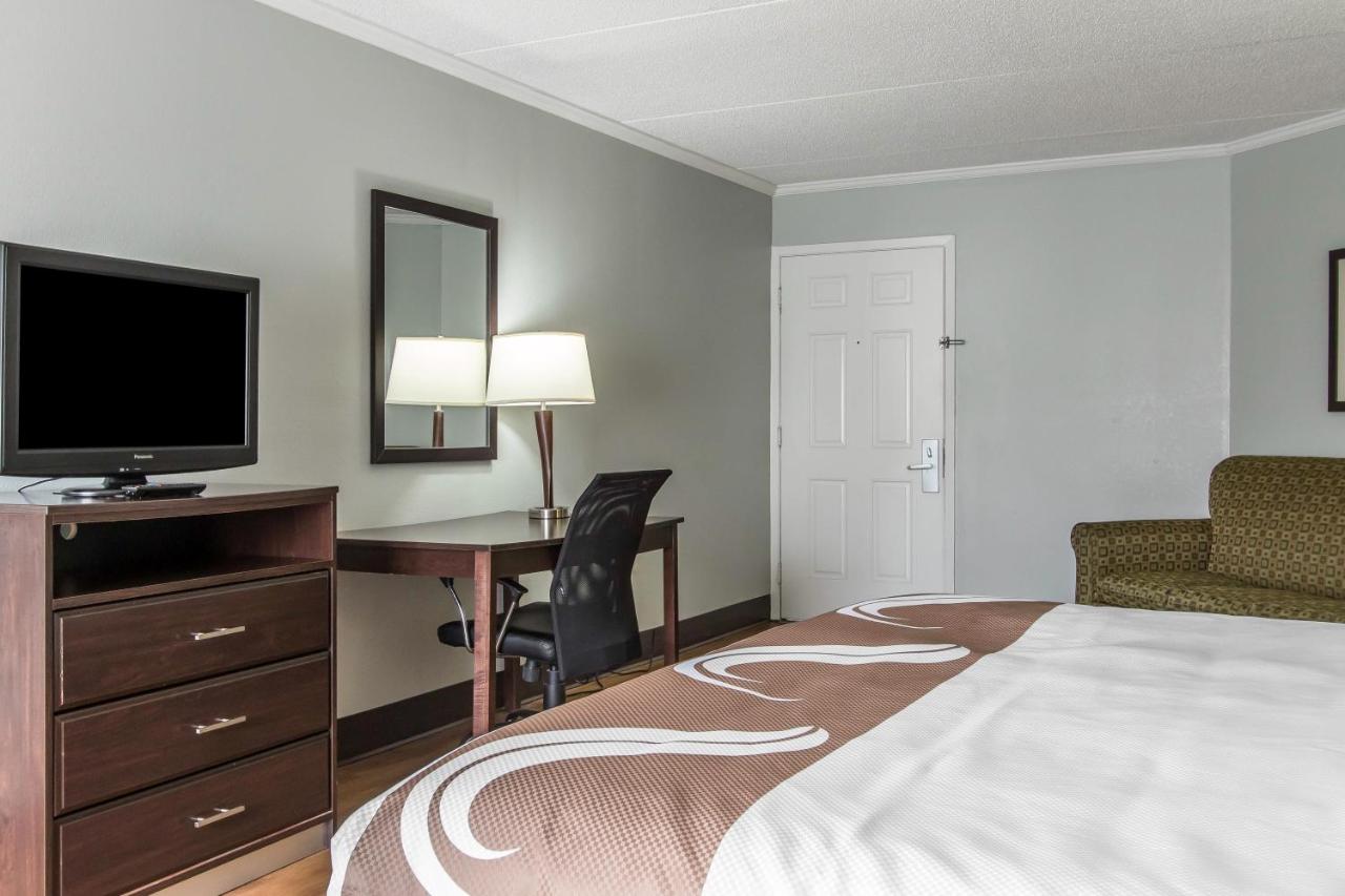 King Suite - Non-Smoking at Quality Inn Downtown Historic District